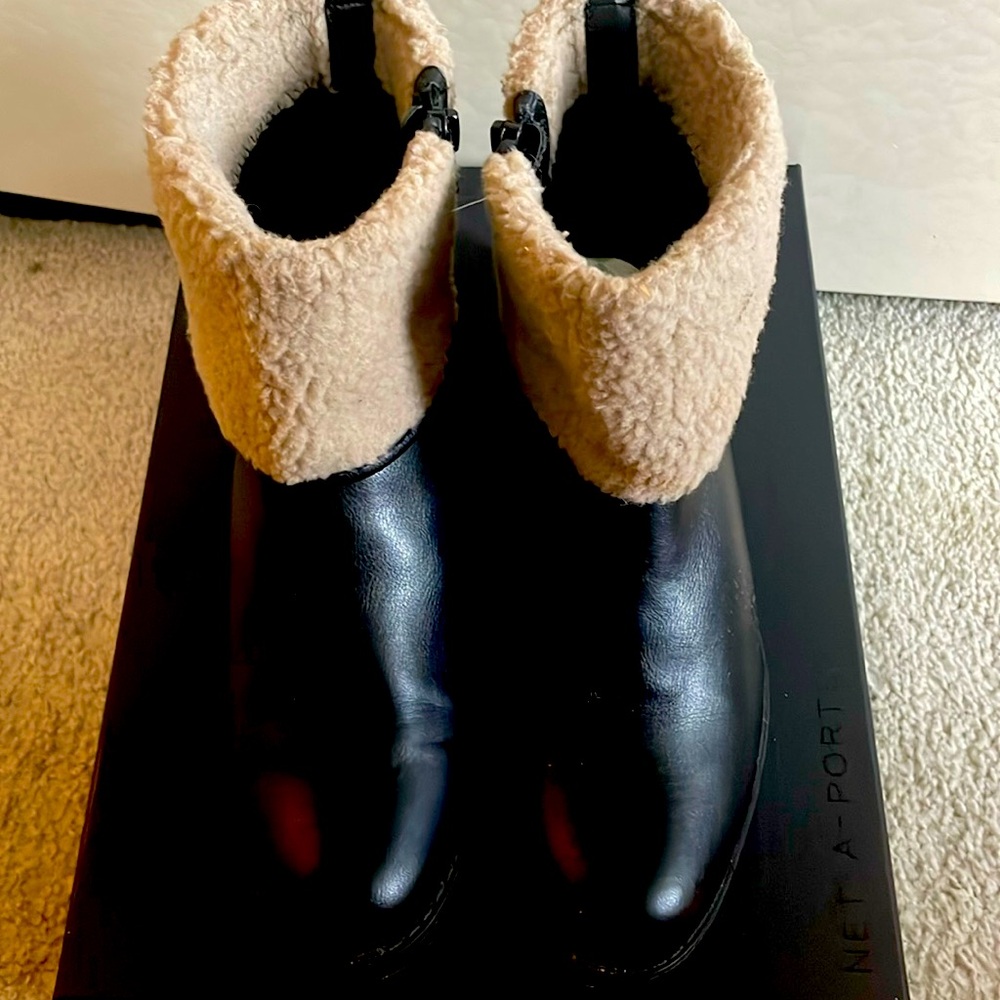 Black boots with fur